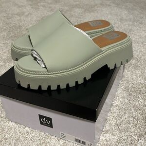 NWT Dolce Vita Lilith